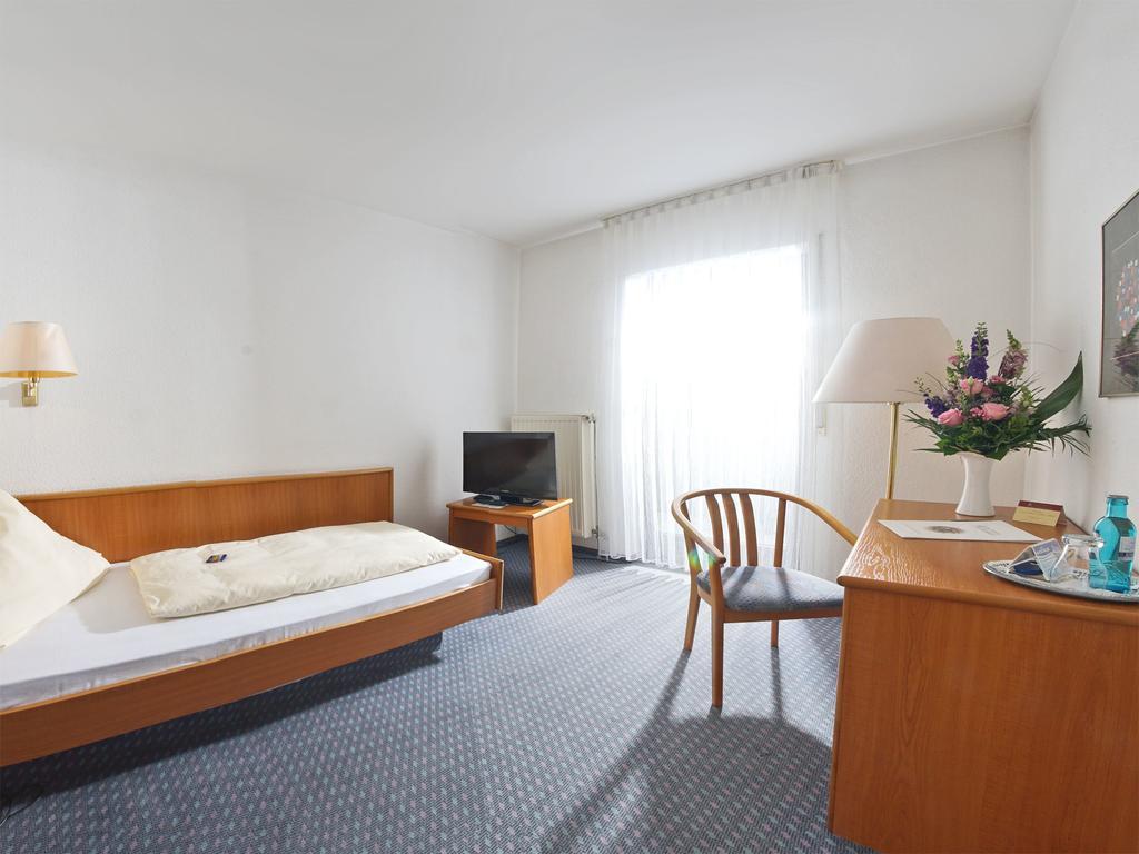 City Hotel Mark Михелщат Стая снимка