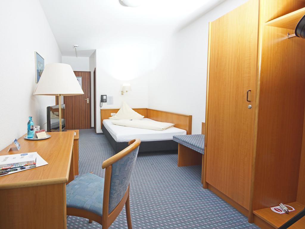 City Hotel Mark Михелщат Стая снимка