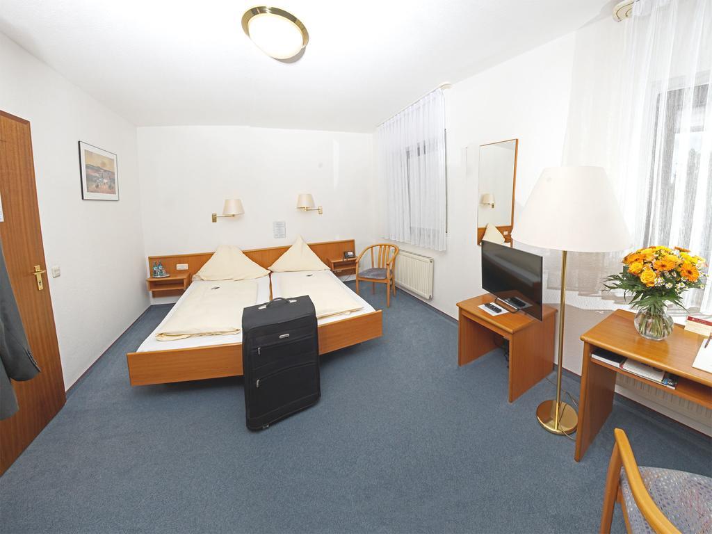 City Hotel Mark Михелщат Стая снимка